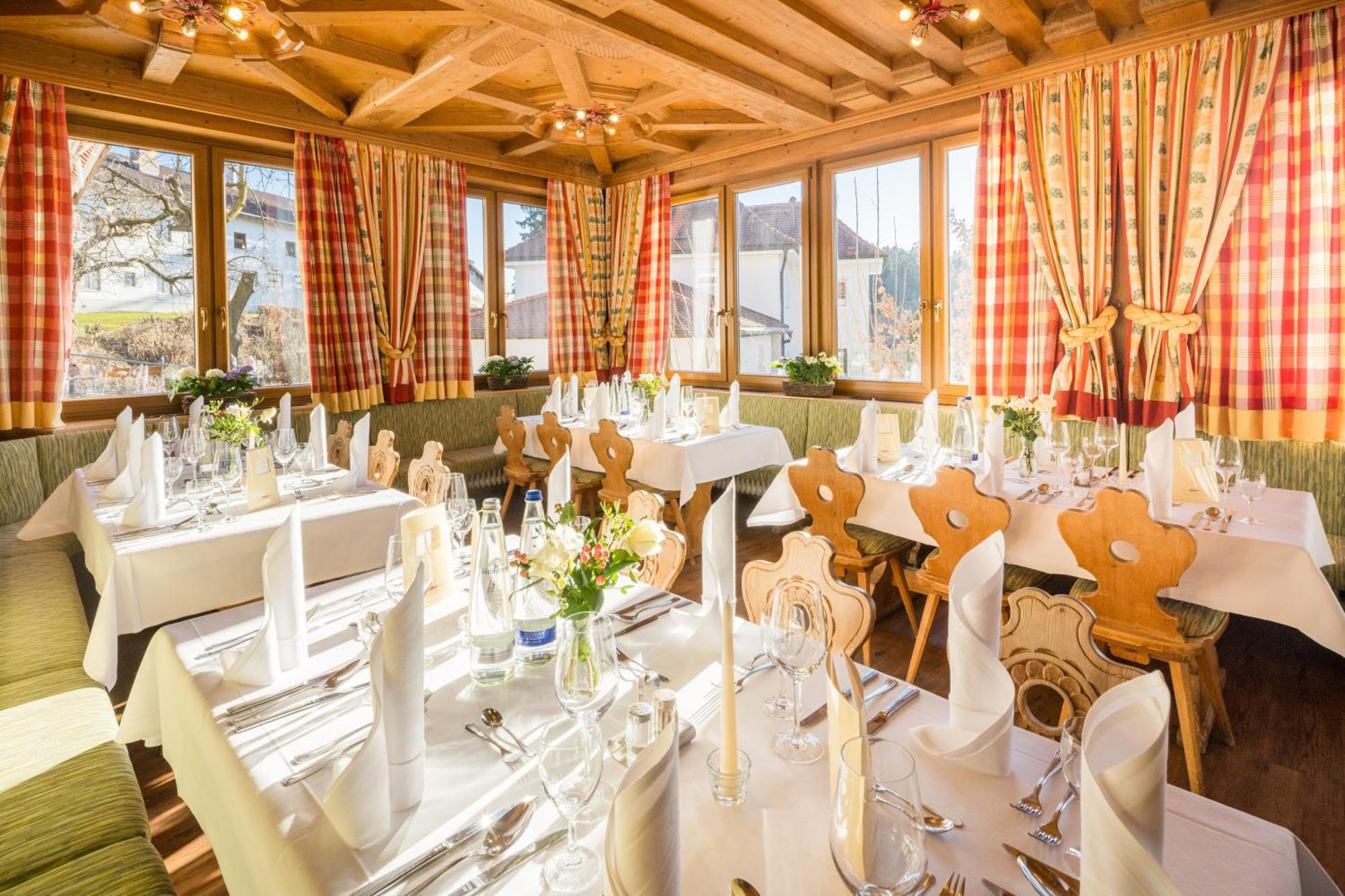 אברסברג Hotel-Gasthof Huber מראה חיצוני תמונה