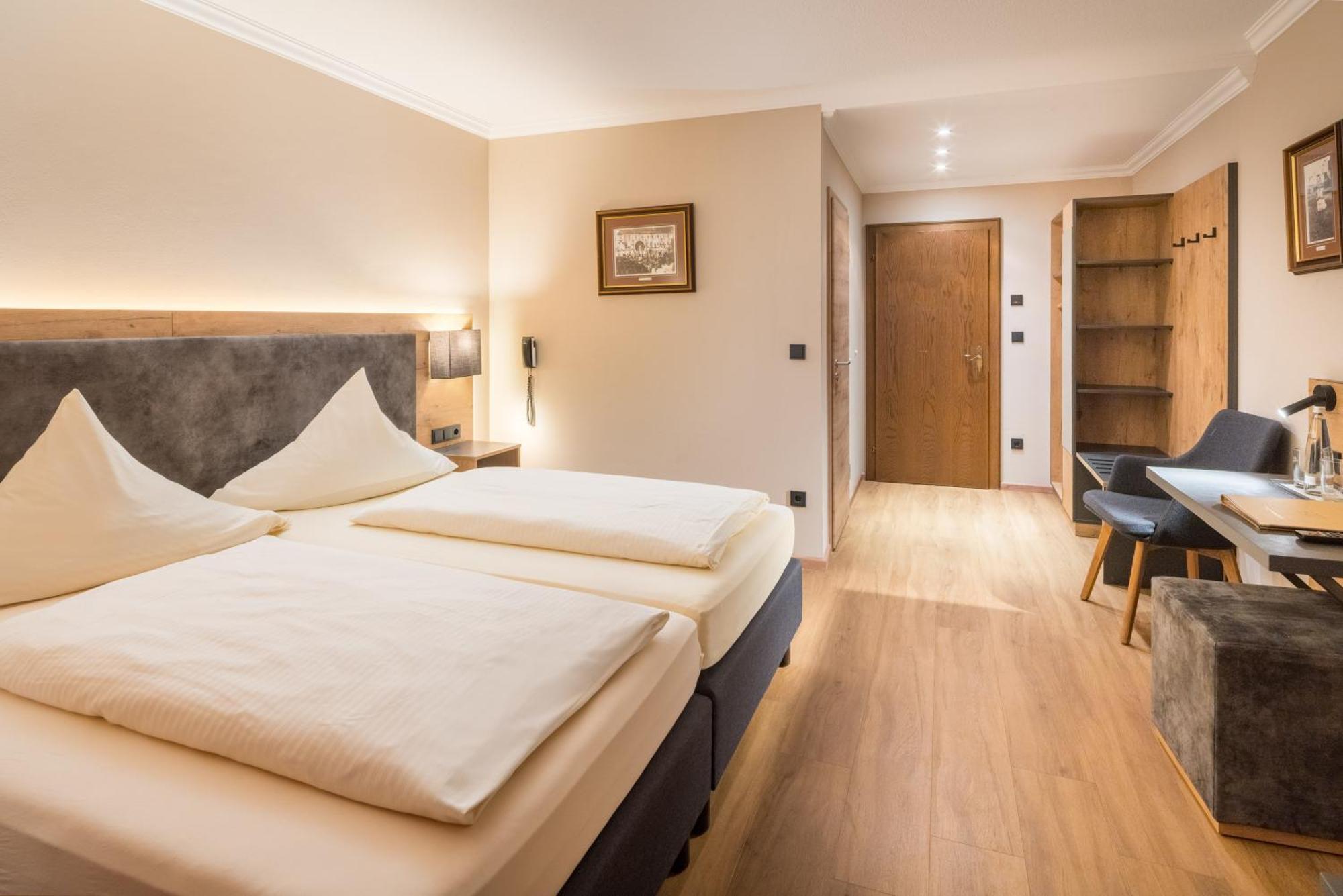 אברסברג Hotel-Gasthof Huber מראה חיצוני תמונה