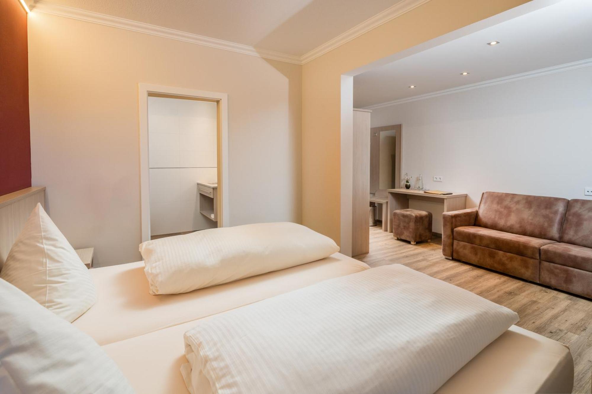 אברסברג Hotel-Gasthof Huber מראה חיצוני תמונה