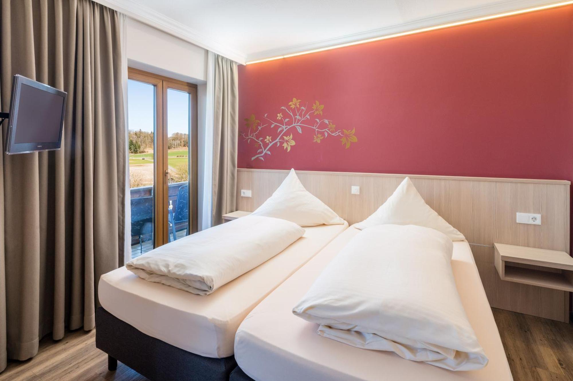 אברסברג Hotel-Gasthof Huber מראה חיצוני תמונה
